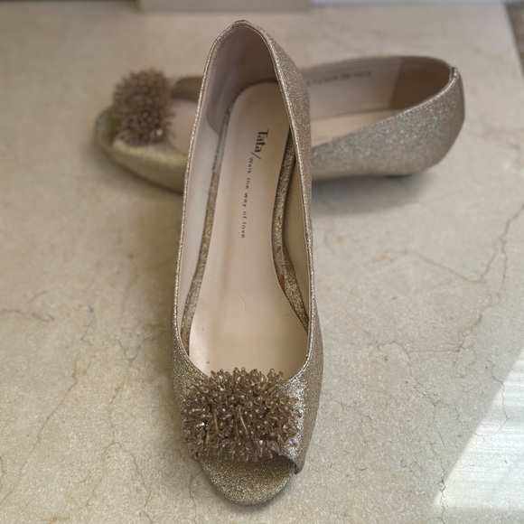 Anthropologies TATA women’s Gold Sparkling party holiday shoes sz 8.5 low heels - Picture 2 of 5